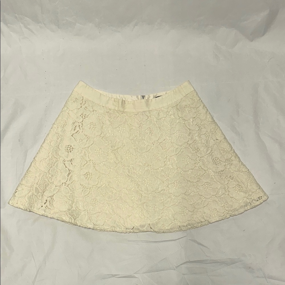 The limited laser lace skirt size 8